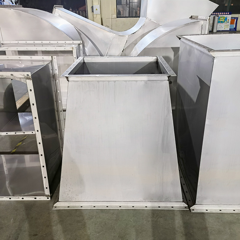 Variable diameter duct