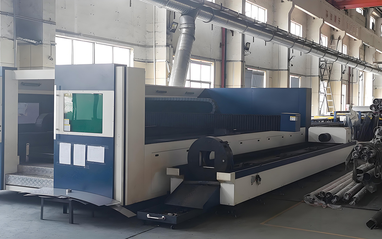 Large scale tube sheet integrated cutting machine